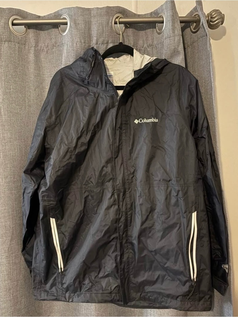 Columbia rain jacket - Picture 2 of 5